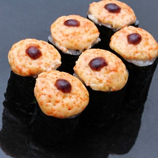 Запеченный мини ролл с огурцом
